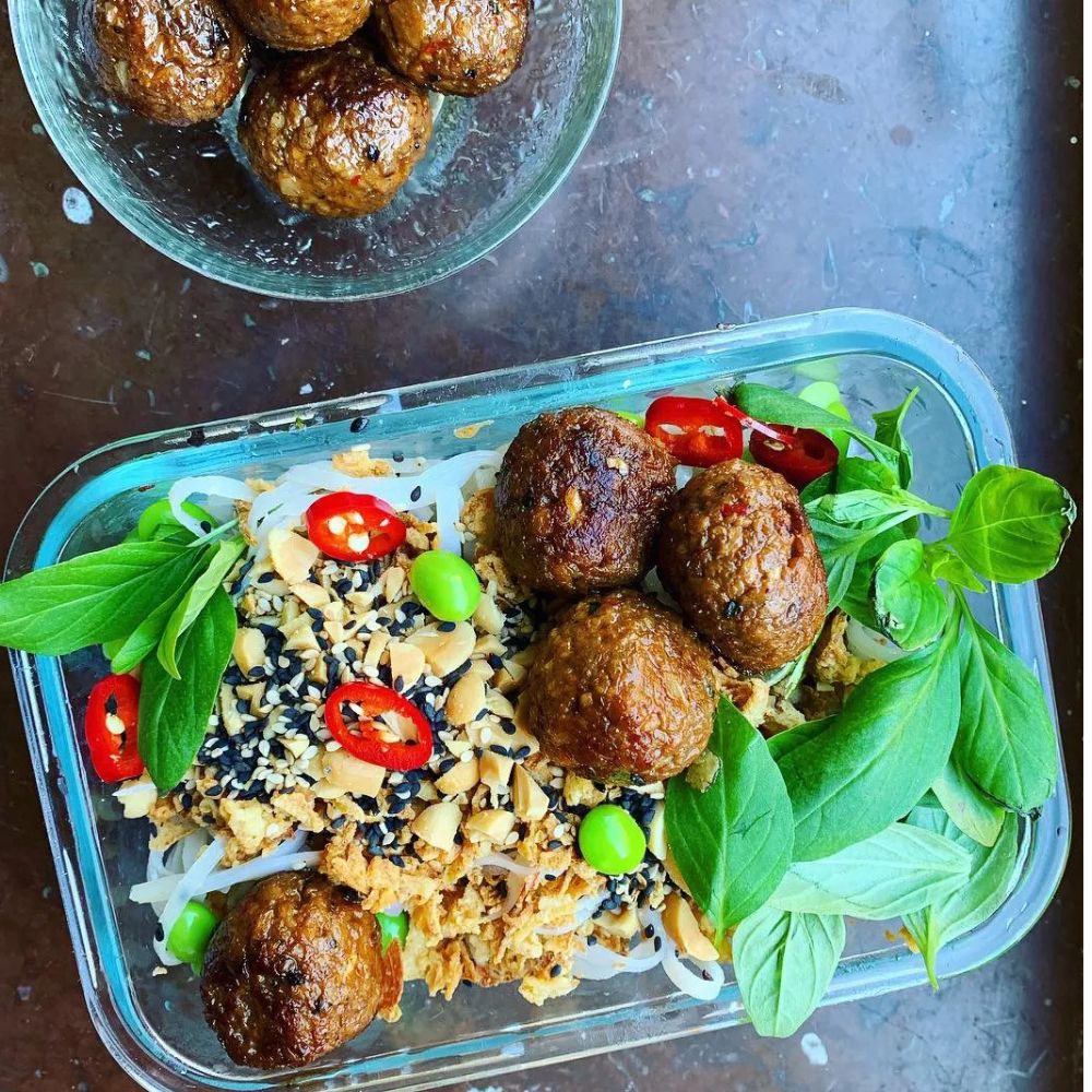 Växtbaserade matlådor fyllda med protein och smak – helt utan kött. Perfekt för vegetarianer, flexitarianer eller dig som vill äta grönare. Levereras färska och kylda – redo att värmas.